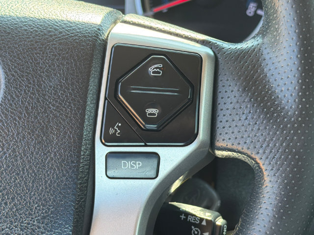 Used 2017 Toyota 4Runner SR5 AWD/4WD image 34