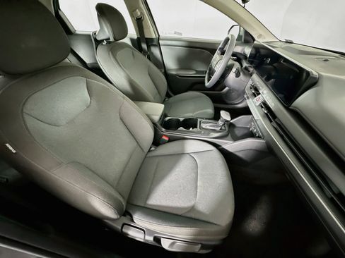 Used 2025 Kia K4 FWD image 31