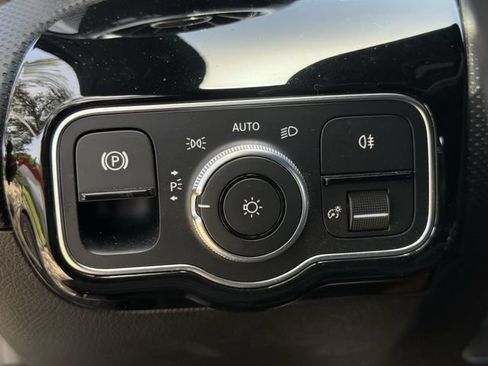Used 2019 Mercedes-Benz A 220 image 21