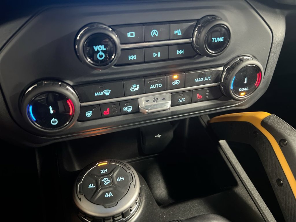 Used 2022 Ford Bronco Badlands AWD/4WD image 17