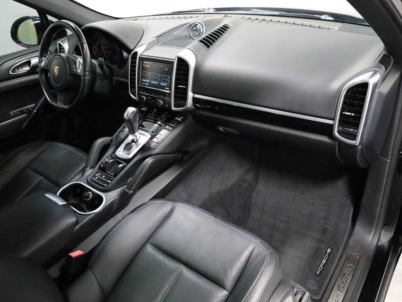 Used 2014 Porsche Cayenne Platinum Edition AWD/4WD image 6
