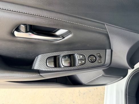 Used 2024 Nissan Sentra SV FWD image 11