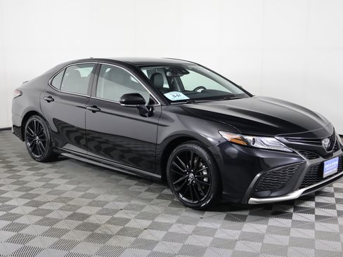 Used 2024 Toyota Camry XSE image 4