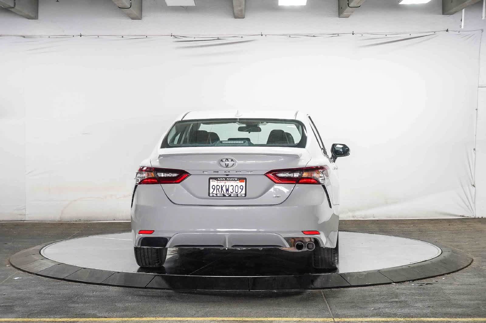 Certified 2022 Toyota Camry SE FWD image 3
