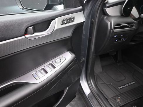 Used 2025 Hyundai Palisade SEL FWD image 8