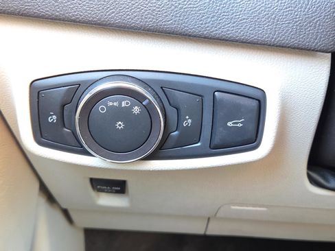 Used 2019 Lincoln MKC Select w/ Select Plus Package image 27