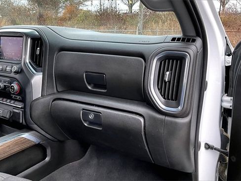 Used 2022 Chevrolet Silverado 1500 LT Trail Boss w/ Convenience Package II image 23