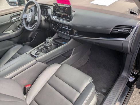 Used 2023 Nissan Rogue SL w/ SL Premium Package image 25