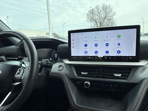 Used 2025 Ford Explorer ST-Line w/ ST-Line Street Pack image 16