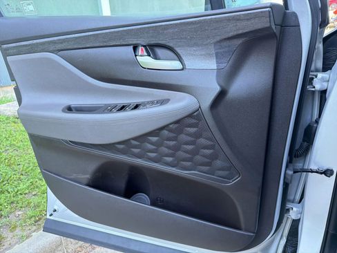 Used 2020 Hyundai Santa Fe SE image 21