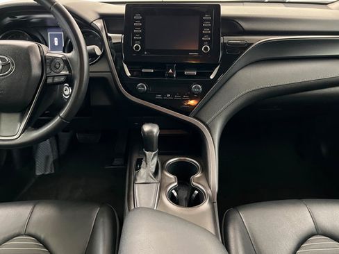 Used 2021 Toyota Camry SE FWD image 13