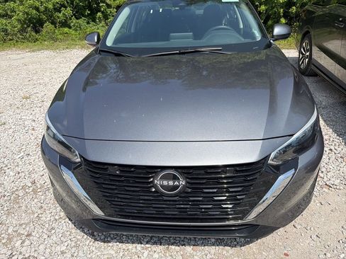 Used 2025 Nissan Sentra SV FWD image 5