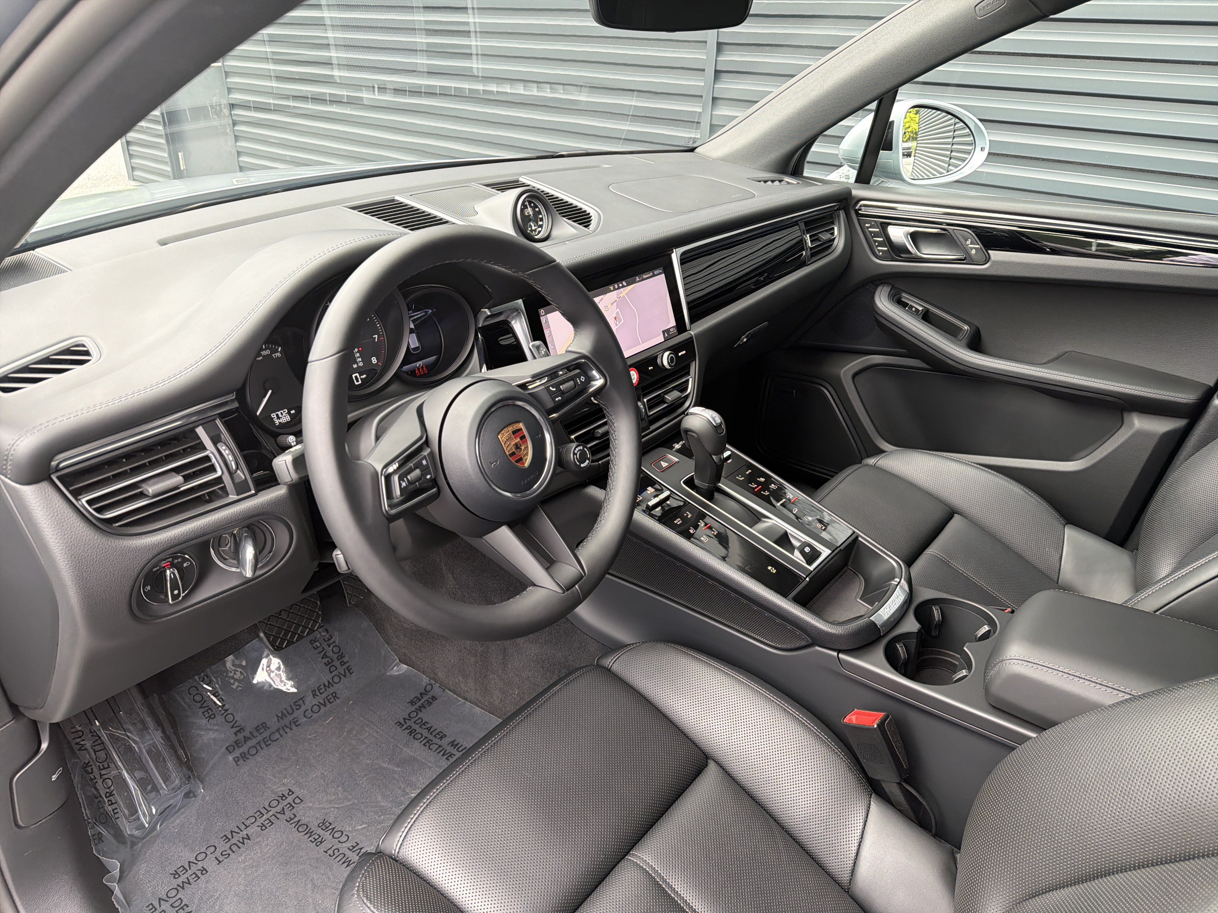 Certified 2026 Porsche Macan AWD/4WD image 14
