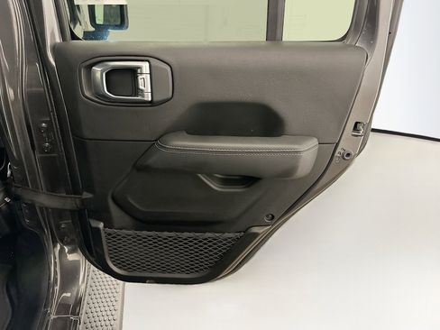 Used 2023 Jeep Wrangler Sahara image 31