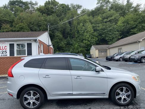 Used 2015 Volvo XC60 T6 Premier Plus AWD/4WD image 4
