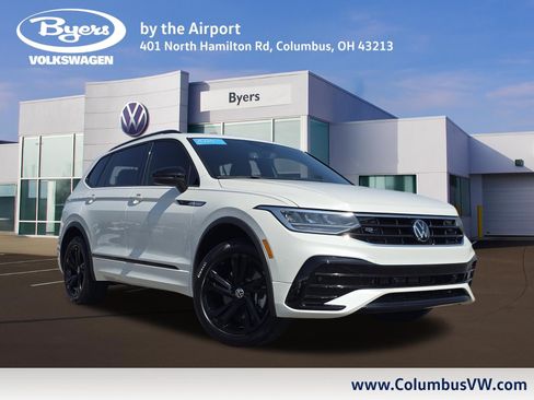 Certified 2024 Volkswagen Tiguan SE R-Line AWD/4WD image 1