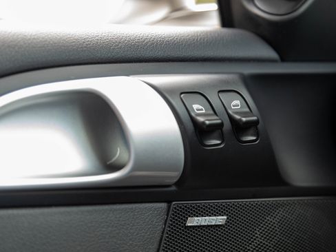 Used 2011 Porsche 911 Carrera image 19