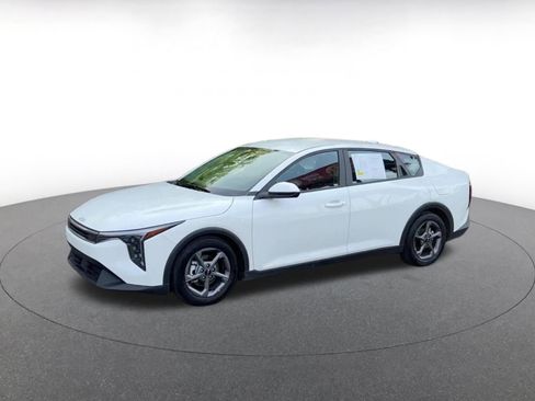 Used 2025 Kia K4 FWD image 8
