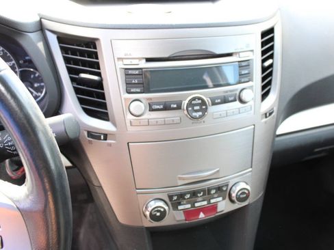 Used 2011 Subaru Outback 2.5i Premium w/ All-Weather Pkg AWD/4WD image 15