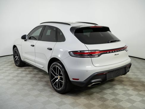 Certified 2023 Porsche Macan AWD/4WD image 3
