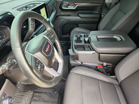 Used 2025 GMC Sierra 1500 Elevation image 12