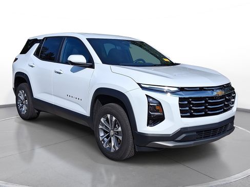Used 2025 Chevrolet Equinox LT w/ Safety and Technology Package FWD image 1