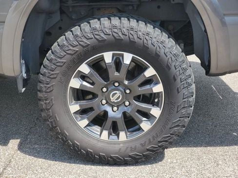 Used 2017 Nissan Titan PRO-4X w/ Pro-4x Convenience Package AWD/4WD image 35