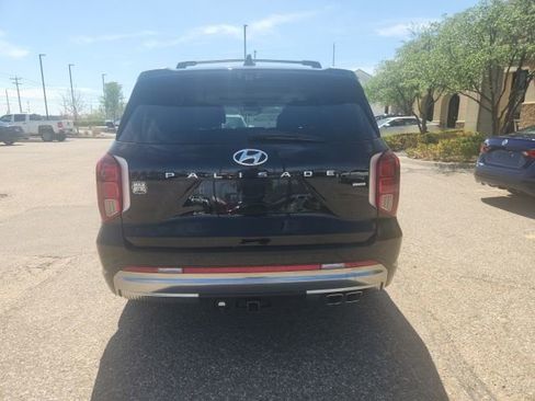 Used 2025 Hyundai Palisade Calligraphy image 2