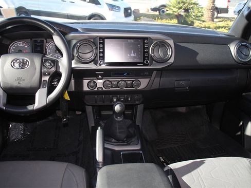 Used 2022 Toyota Tacoma TRD Off-Road image 20