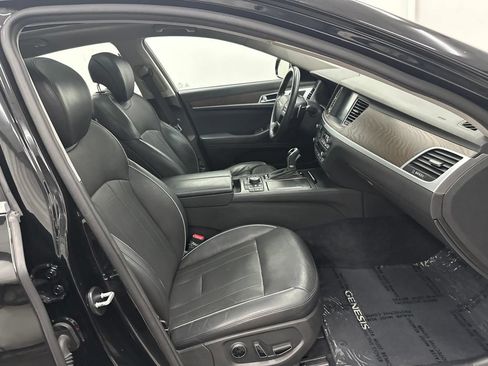 Used 2015 Hyundai Genesis 3.8 w/ Option Group 04 RWD image 28