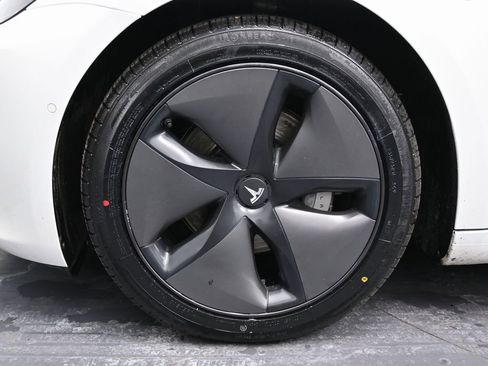 Used 2018 Tesla Model 3 Long Range image 10