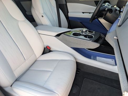 Certified 2025 Cadillac Optiq Luxury 2 AWD/4WD image 21