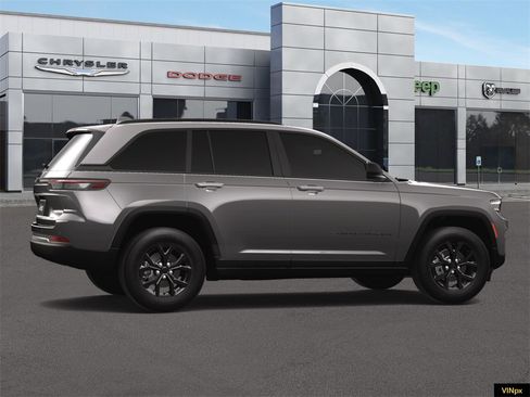 New 2025 Jeep Grand Cherokee Altitude image 37