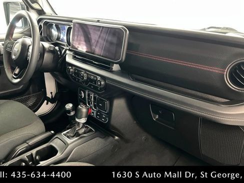 Used 2024 Jeep Wrangler Rubicon image 25