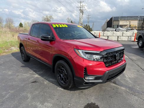 Used 2025 Honda Ridgeline Black Edition image 10