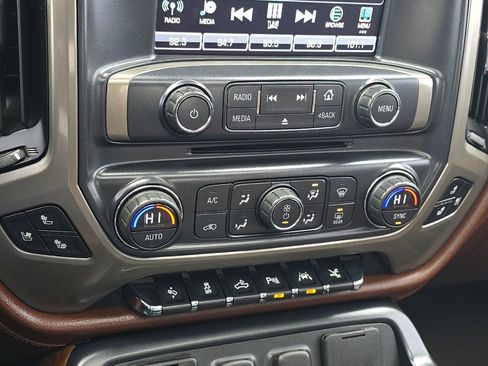 Used 2017 Chevrolet Silverado 1500 High Country image 20