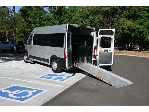Used 2019 RAM ProMaster 2500 w/ Premium Appearance Group FWD image 2