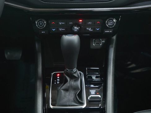 Used 2026 Jeep Compass Limited image 17