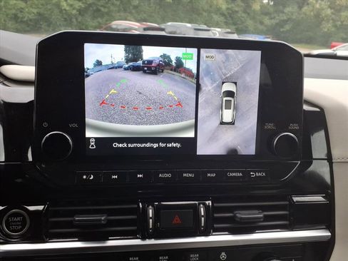 Used 2023 Nissan Pathfinder SL image 22