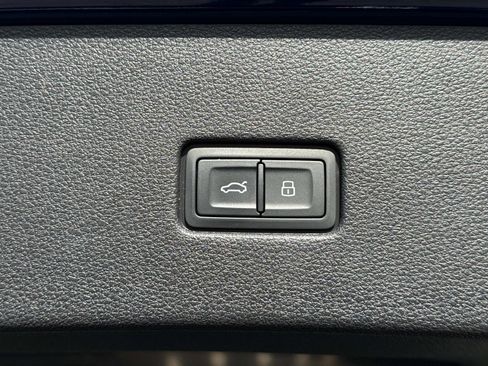 Used 2021 Audi Q8 Premium Plus w/ Premium Plus Package image 14