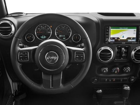 Used 2017 Jeep Wrangler Unlimited Rubicon w/ Connectivity Group AWD/4WD image 10