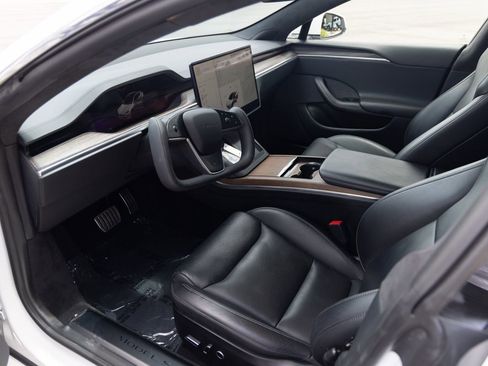 Used 2021 Tesla Model S Plaid image 13