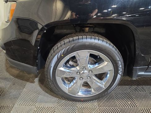 Used 2017 Jeep Compass Latitude AWD/4WD image 18