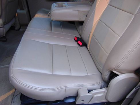 Used 2005 Ford F350 Lariat AWD/4WD image 10
