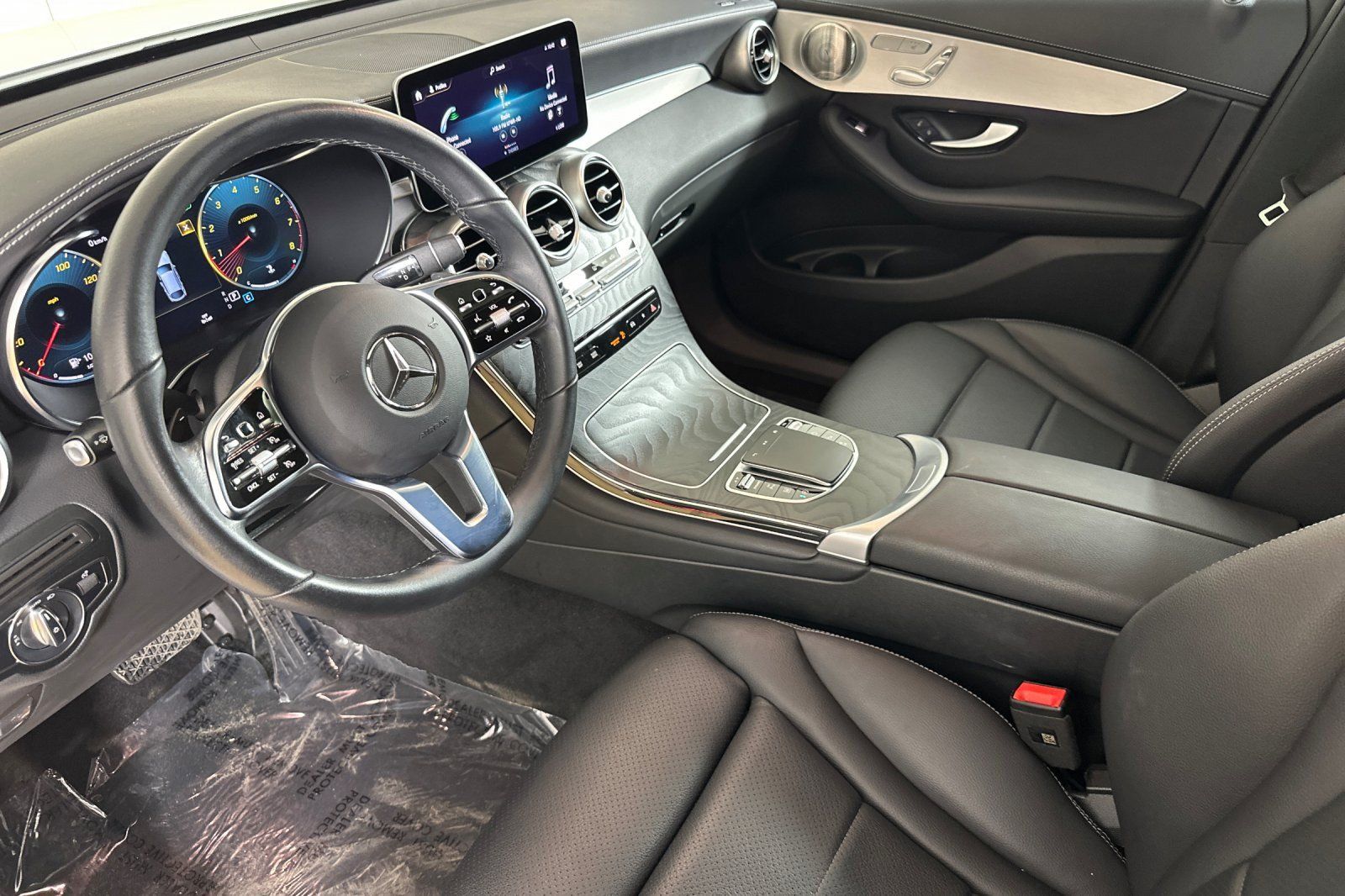Used 2023 Mercedes-Benz GLC 300 4MATIC Coupe image 9