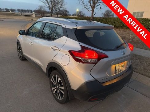 Used 2018 Nissan Kicks SV image 5
