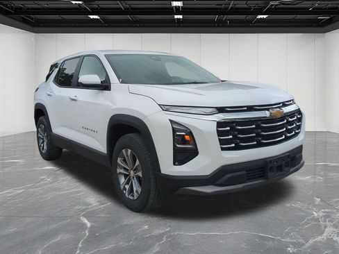 Used 2025 Chevrolet Equinox LT FWD image 7