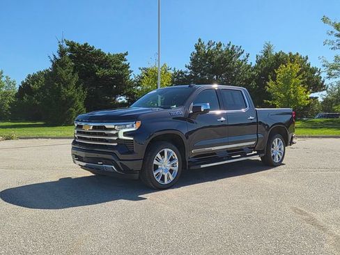 Used 2022 Chevrolet Silverado 1500 High Country w/ High Country Premium Package AWD/4WD image 1