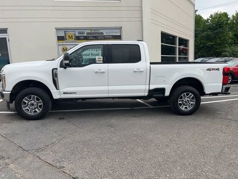 Used 2024 Ford F250 Lariat AWD/4WD image 2