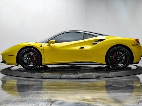 Used 2019 Ferrari 488 GTB RWD image 8